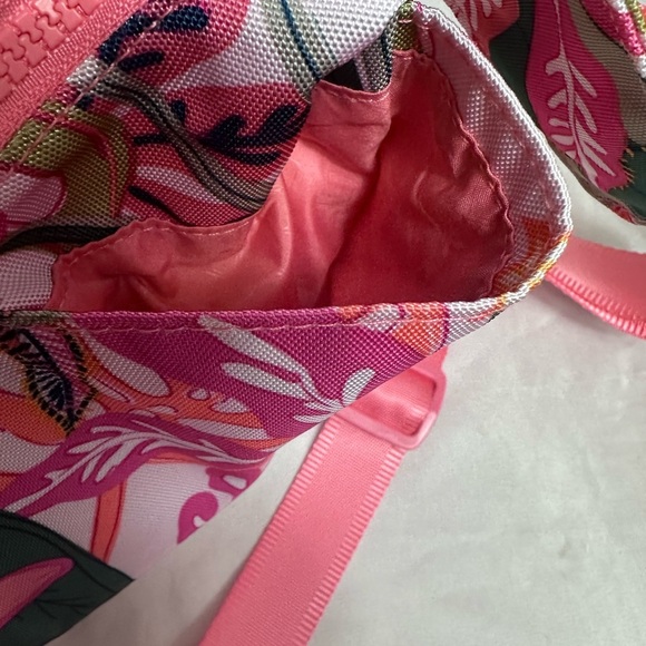 Vera Bradley rainforest print recycled material
Sling bag - Picture 11 of 13